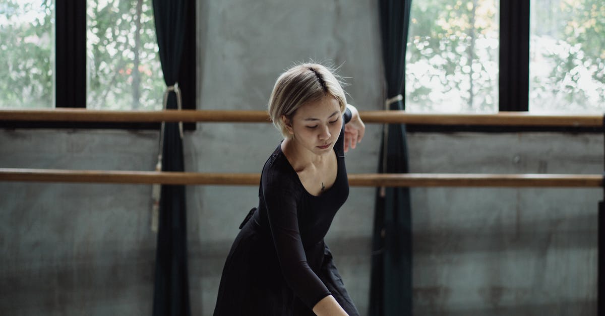 Key Factors to Look for in Online Reviews of Ballet Schools